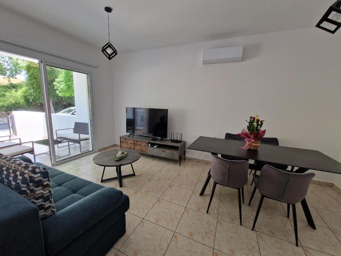 Laertis Apartments - By Imh Travel & Tours Paphos Exterior photo